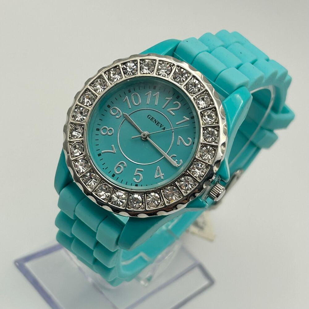 Geneva Silver Crystals Light-blue Tone Women’s Fashion Watch Working New Battery